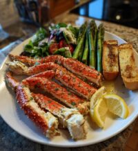 what to serve with king crab legs